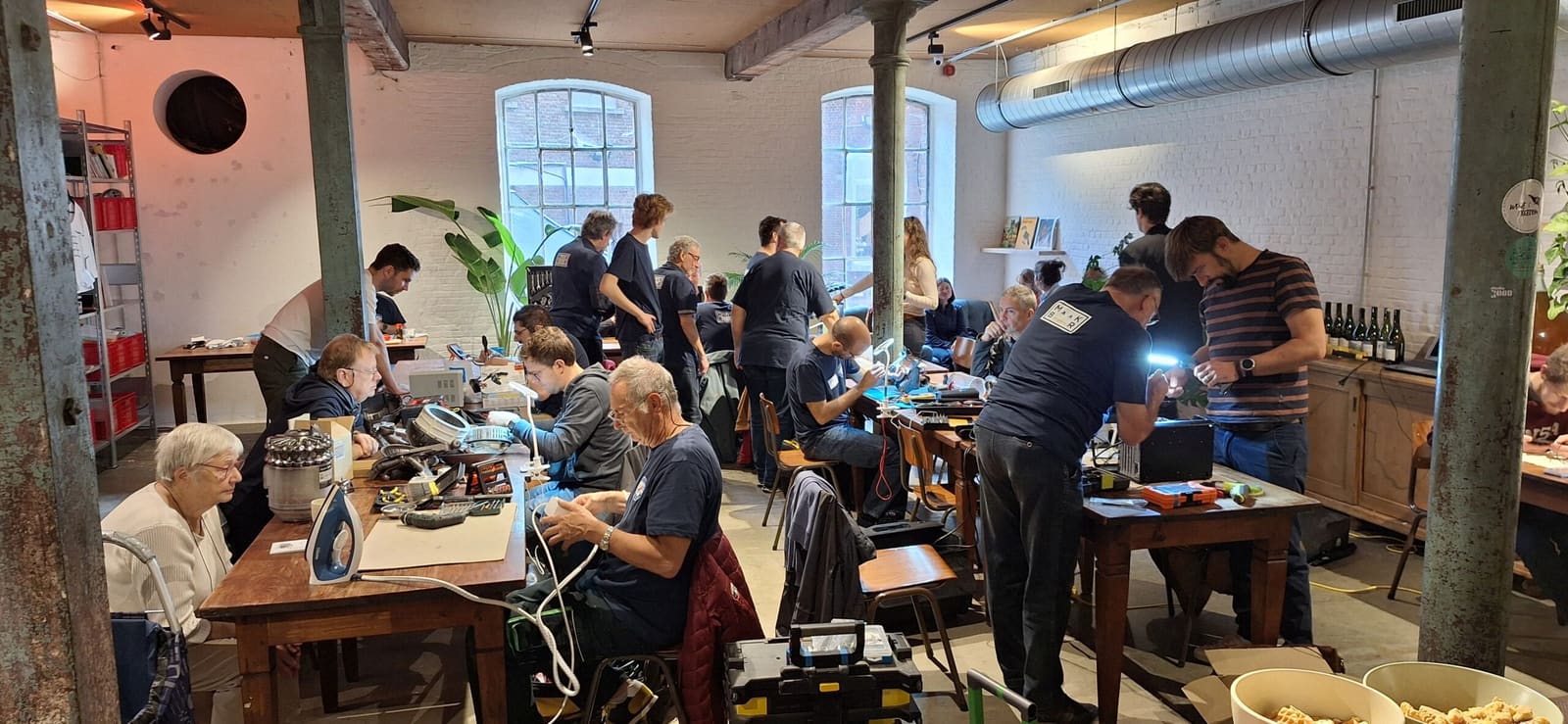 Een groep tijdens een teamdag in het lab